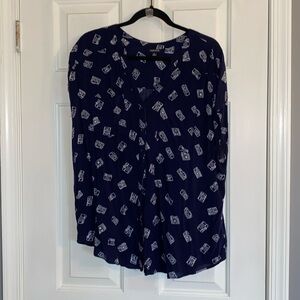 Great condition button down light weight top.